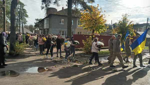 Поруч з «Воїном Грифона» знайшли ще дві гробниці