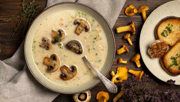 Квасолевий суп з грибами та горошком - рецепт